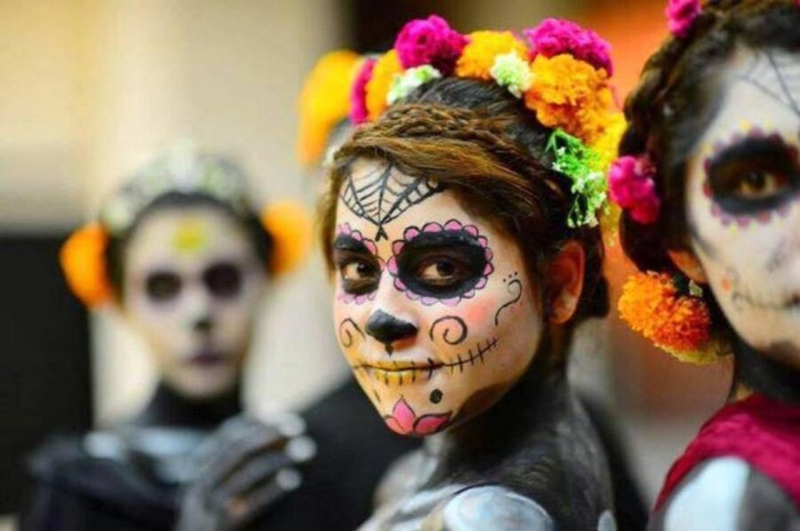 Day of the Dead Tour in San Andres Míxquic From Mexico City - Visiting the cemetery and decorated graves