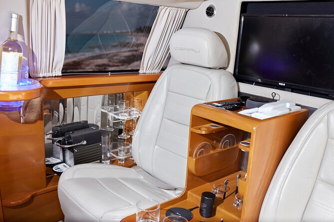 Deluxe Limousine GMC from Cancun Airport - The One-Hour Ride, Without Unwanted Detours