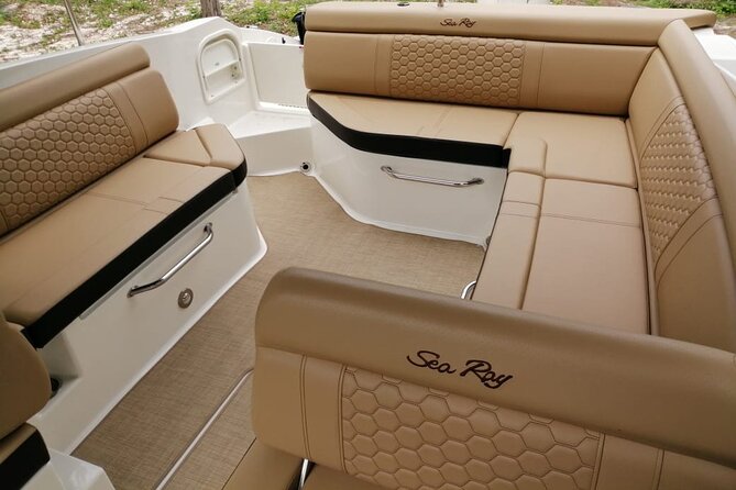 Deluxe Private Boats - 27 ft Sea Ray - The ceviche lunch is part of the appeal