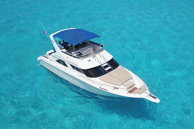 Deluxe Yacht 48FT with FlyBrige Rental in Cancun - Snorkeling, swimming, and the useful onboard gear