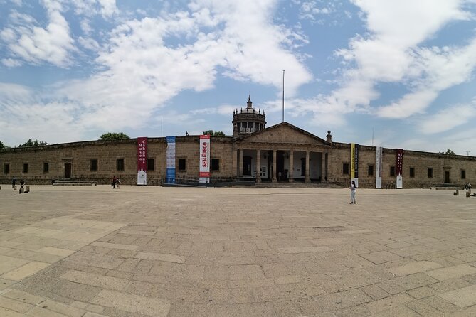 Downtown Guadalajara and Tlaquepaque Tour - Tlaquepaque’s galleries, food, and pedestrian streets
