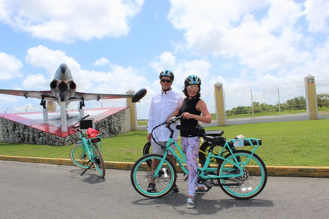 E-Bike City Tour though Cozumel & Taco Tasting Tour - Sand Dollar Sports and a break by the water