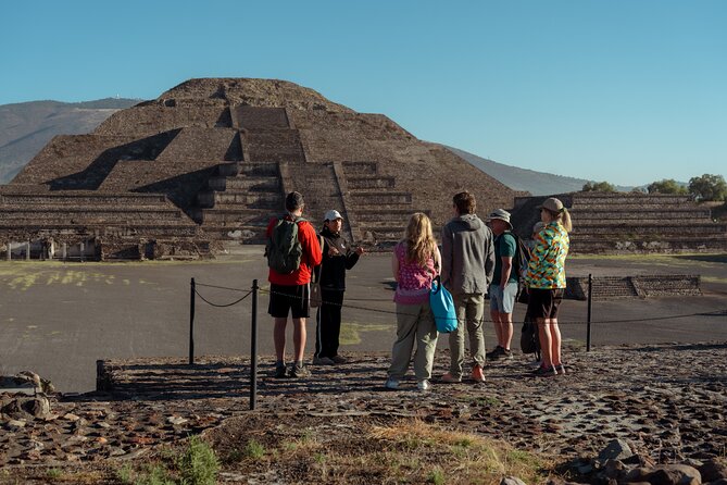 Early & Express Tour Teotihuacan Pyramids - Entering Teotihuacan before the crowds