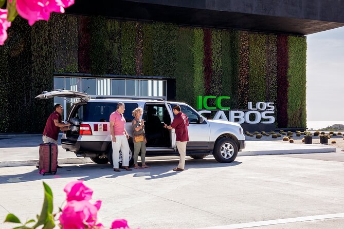 EPIC Airport Roundtrip Shuttle - The airport-to-hotel ride: comfortable, but not always quick