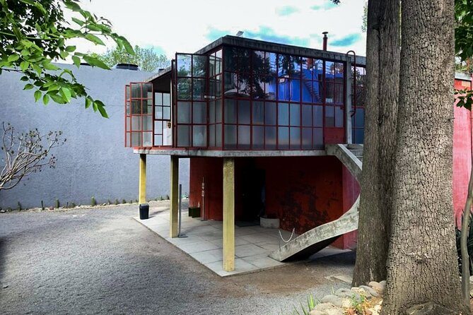 EXCLUSIVE TOUR Casa Estudio Frida Kahlo-Diego Rivera Small Groups - What you see inside Diego Rivera’s studio