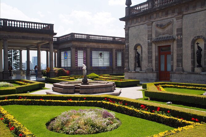 EXCLUSIVE TOUR Chapultepec Castle - Small Groups - Murals, Art, and the Assault on Chapultepec Castle