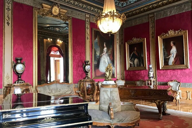 EXCLUSIVE TOUR Chapultepec Castle - Small Groups - What the Small Group Format Adds