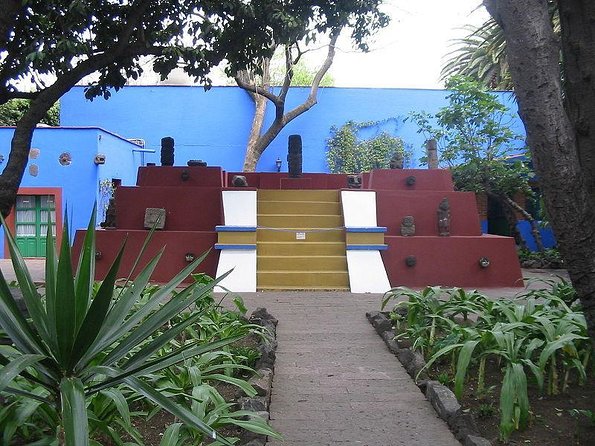 EXCLUSIVE TOUR Frida Kahlo Museum - SMALL GROUPS - Why Casa Azul Is Hard to Visit Without a Plan