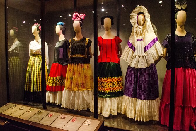 EXCLUSIVE TOUR Frida Kahlo Museum - SMALL GROUPS - Meeting at the Café in Coyoacán