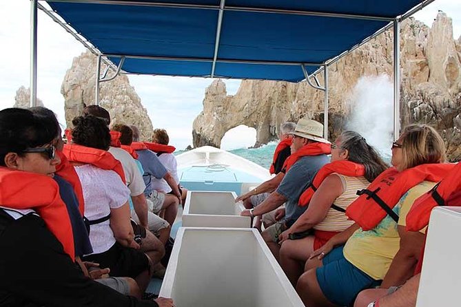 Famous Arch tour with Glass Bottom Boat. - Why the small boat can be a good choice