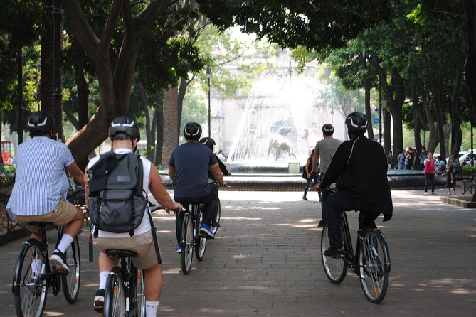Frida Kahlo VIP [Museum Tickets Included] Bike, Markets & Churros - Guides make the difference