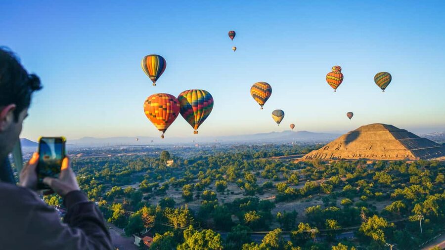 From CDMX: Teotihuacan Hot Air Balloon Ride & Optional Tours - Sunrise over the Pyramid of the Sun and Moon