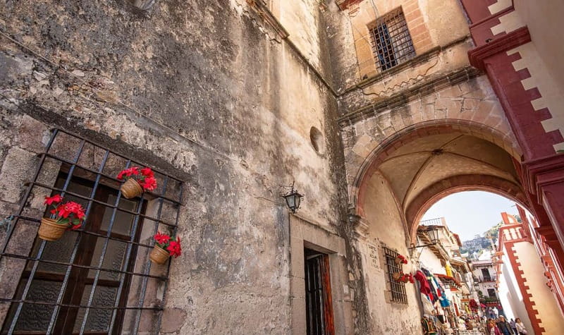 From Mexico City: 10-Hour Cuernavaca and Taxco Tour - Silver shopping without losing the afternoon
