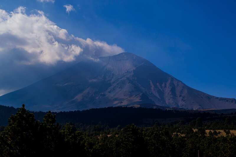 From Mexico City: Hike Iztaccihuatl Volcano with an Alpinist - Food, water, and what to pack