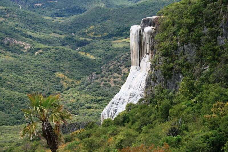 From Oaxaca: Hierve el Agua and Teotitlán del Valle - The long road from Oaxaca to Hierve el Agua