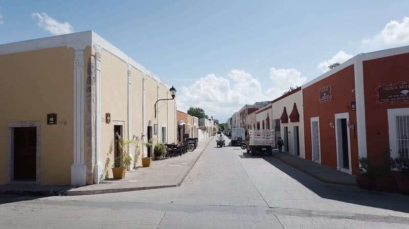 From Riviera Maya: Chichen Itza, Cenote, and Valladolid Tour - Valladolid: lunch in a colonial courtyard