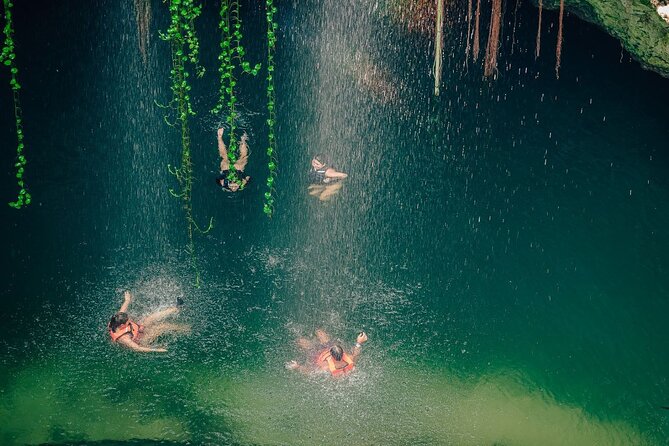 Full Day Tour Chichen Itza plus Cenotes From Valladolid - Xcajum, a large open cenote