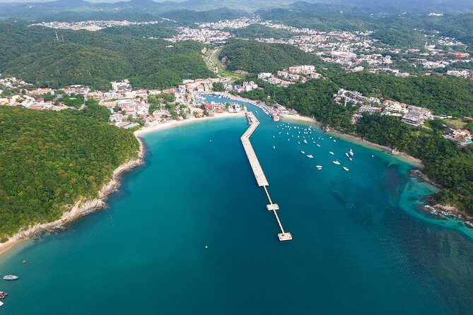 Full Day Tour of the Bays of Huatulco - Maguey and El Órgano: rock, color, and lunch