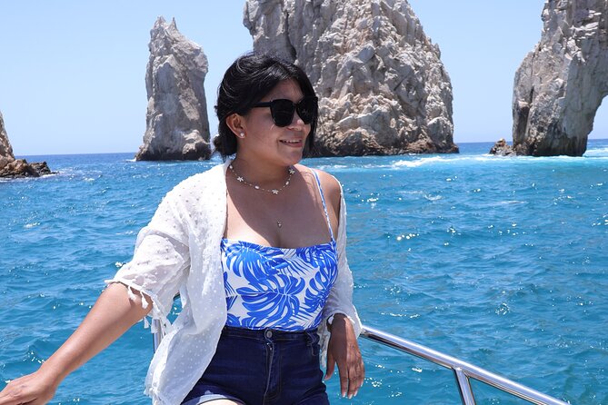 Group tour of the Cabo San Lucas Arch - What this Cabo San Lucas Arch tour is really for