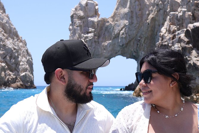 Group tour of the Cabo San Lucas Arch - Ten minutes at El Arco de Cabo San Lucas