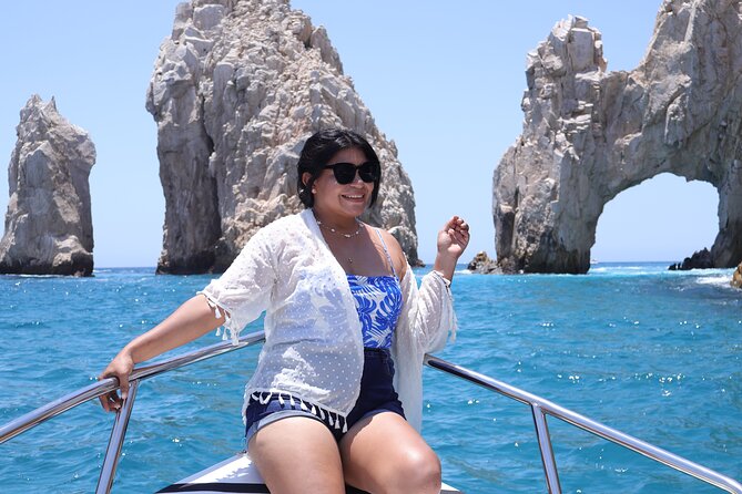 Group tour of the Cabo San Lucas Arch - The short ride toward El Arco