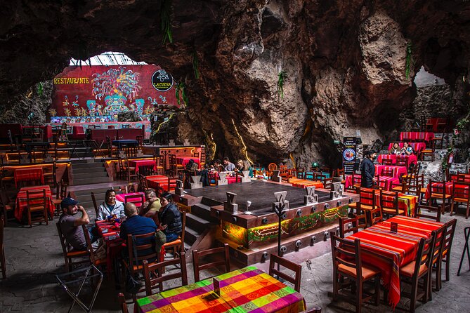 Guided tour in Teotihuacan + breakfast in Cueva + Transportation CDMX - Your Mexico City pickup sets the tone