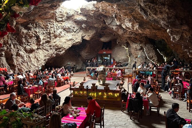 Guided Tour in Teotihuacan with Cave Breakfast and Transportation - The obsidian and maguey stop
