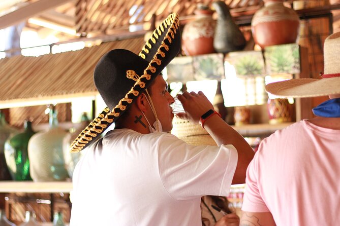 Guided tour of an ancestral Mezcal distillery with transport - Who will enjoy this experience most