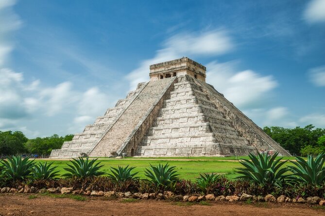 Guided Tour to Chichen Itza Cenote and Valladolid - Valladolid in 25 minutes