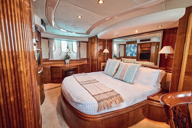 Heather Nikki 80 ft Italian Azimut Yacht Rental - Choosing three hours or a full day
