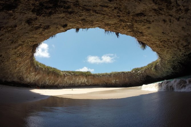 hidden beach tour guaranteed! - Entering Playa del Amor through the tunnel