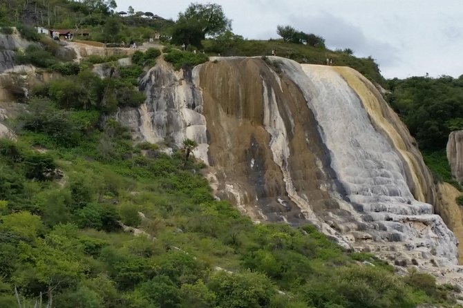 Hierve el Agua Early Tour with Pickup + smoke-kitchen - What the guides and drivers add