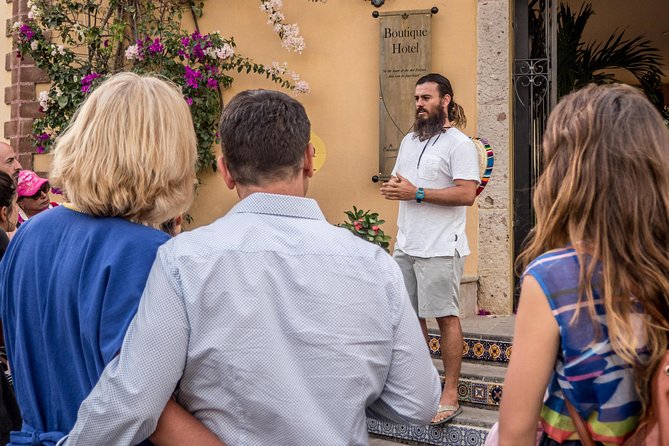 Historical and Cultural Walking Tour of San José del Cabo - Guides who make the history personal