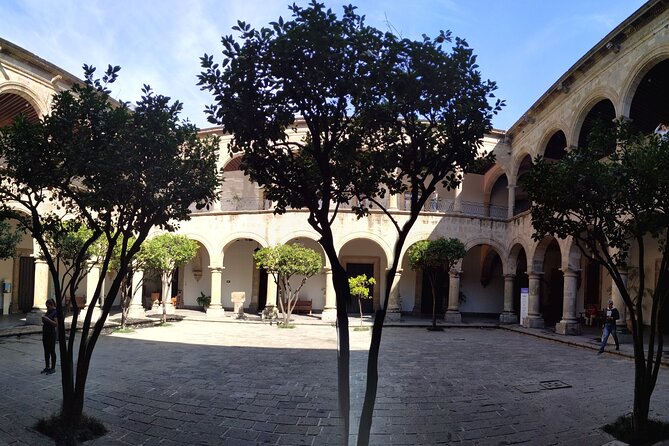 History and Murals: Walking Tour Guadalajara - Founders’ Plaza and Plaza Tapatía