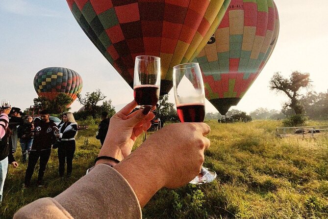 Hot Air Balloon Flight with Breakfast Cave and Pyramids Tour - Why Teotihuacan looks extraordinary from a balloon