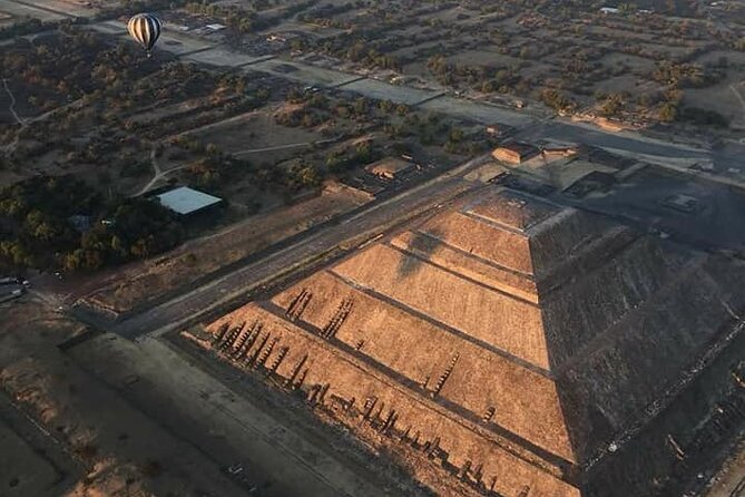 Hot air balloon from CDMX and Restaurant la Gruta (ORIGINAL) - Why this Teotihuacan morning works so well