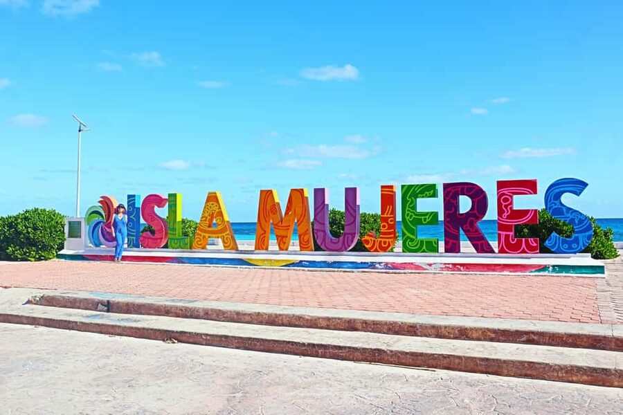 Isla Mujeres: Catamaran Ride with Open Bar, Snorkeling, and Lunch - Should you book the Isla Mujeres catamaran trip?