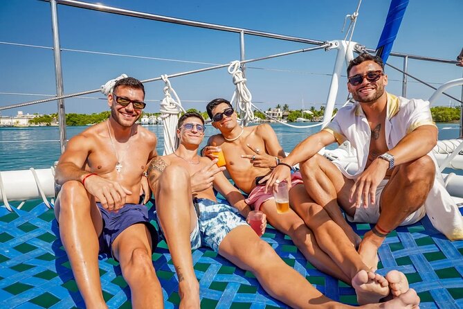 Isla Mujeres Cruise with Beach Club, Snorkel, Lunch and Open Bar - El Meco reef: colorful fish, short swims, and real limits