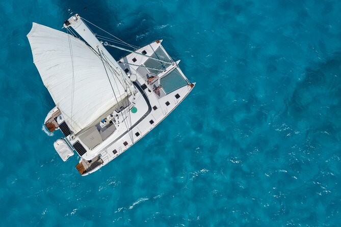 Isla Mujeres Platinum by Albatros Catamarans - Setting out from Marina Albatros at 10 a.m.