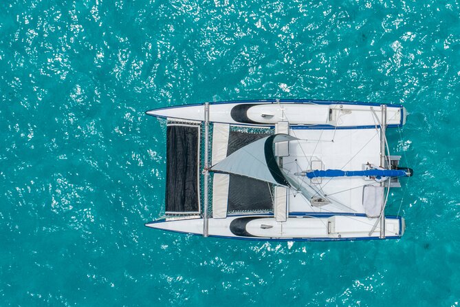 Isla Mujeres Premium Tour in Private Catamaran with Lunch - Club Playa Mexico and the Mexican buffet