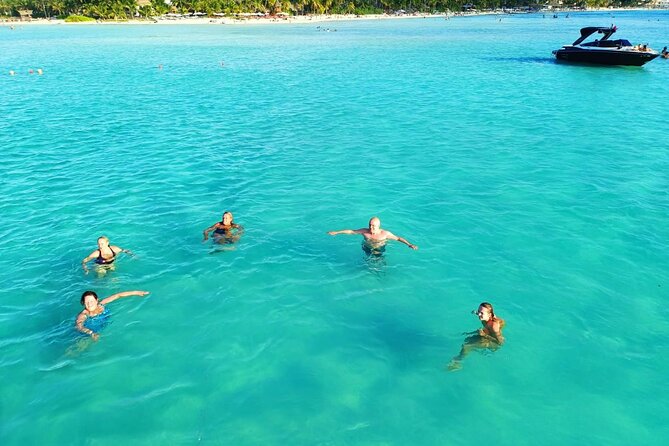Isla Mujeres Premium Tour in Private Catamaran with Lunch - What the private price really buys you