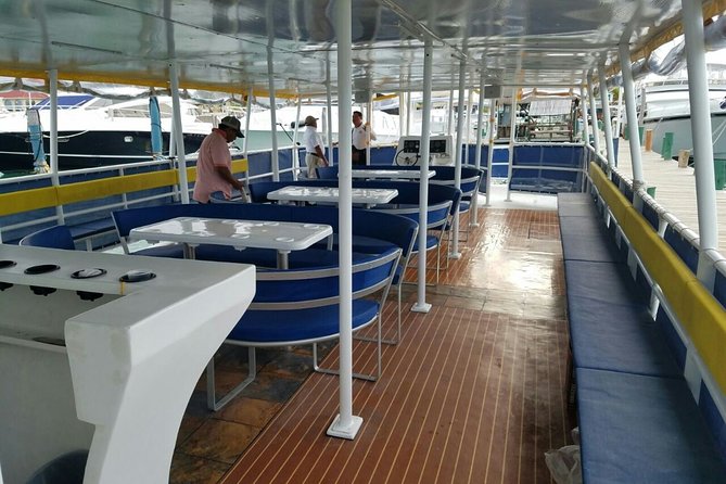 Isla Mujeres Unlimited! Fun & Party with transportation - The music, crew, and party mood