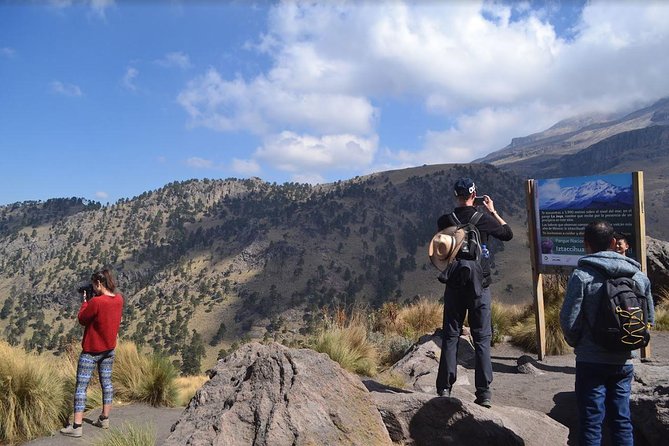 Iztaccihuatl Volcano Hike with an Alpinist - The return ride and roadside meal