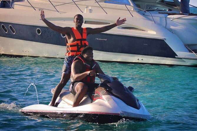 Jet Ski Rental in Cancun for 2 People - Riding alone or sharing one machine