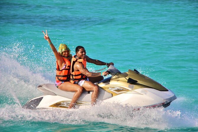 Jet Ski Rental in Cancun for 2 People - The safety briefing with Jorge or Mayra