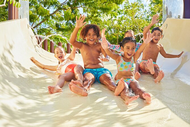 Jungala Aqua Experience - The four big slides, from racing to free fall
