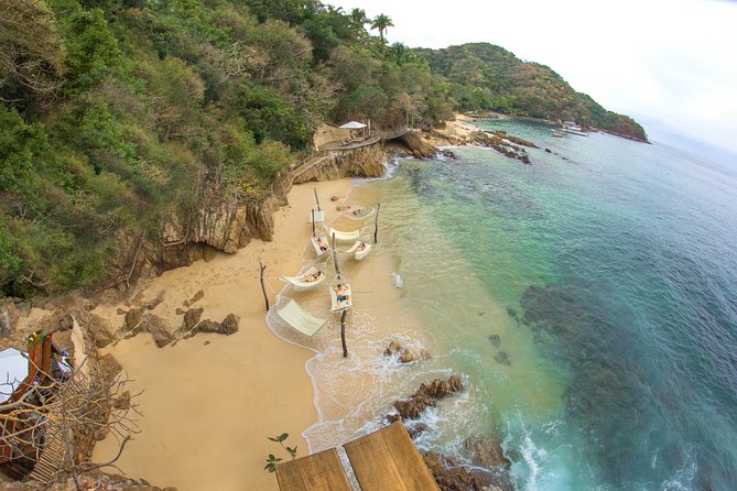 Las Caletas Beach & Adventure Park with buffet lunch and open bar - The buffet lunch and open bar