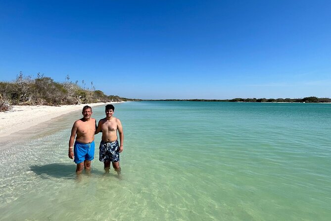 Las Coloradas, Río Lagartos and Playa Cancunito Tour from Mérida - The Río Lagartos boat ride and its wild residents