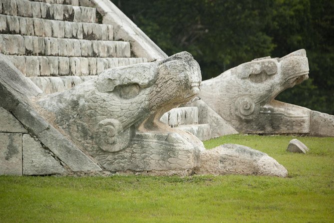 LDS Tour to Chichen Itza + Cenote - Lunch with cochinita pibil and Yucatan flavors