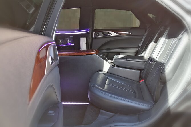 Lincoln Strecth Limousine with Wi Fi on board - From Cancun Airport to Playa del Carmen Without the Usual Fuss